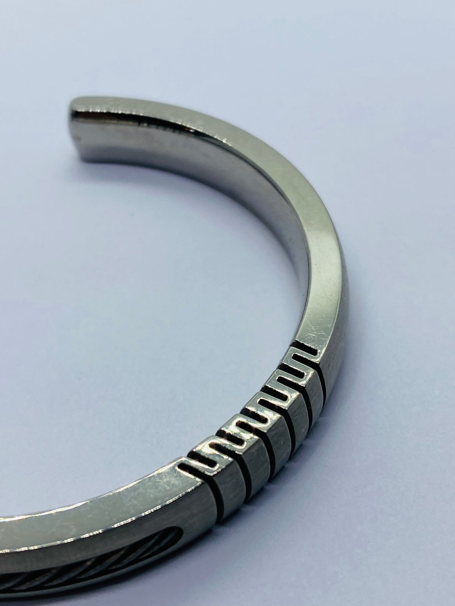 Rare Retired DY David Yurman Titanium 925 ￼ Thoroughbred Cable Cuff bracelet