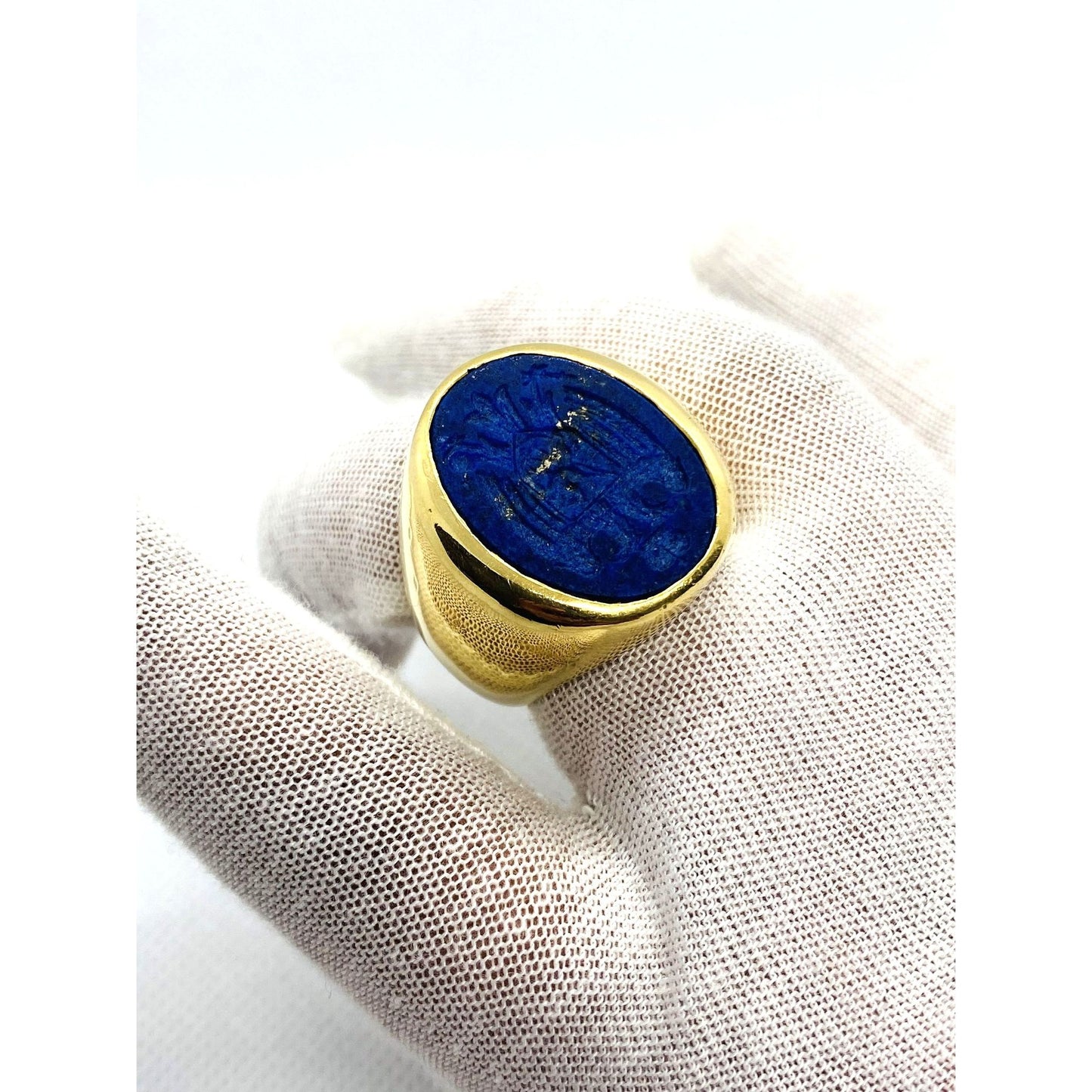 Tiffany & Co 18k 750 Lapis Lazuli Carved Coat of Arms Seal Ring RARE