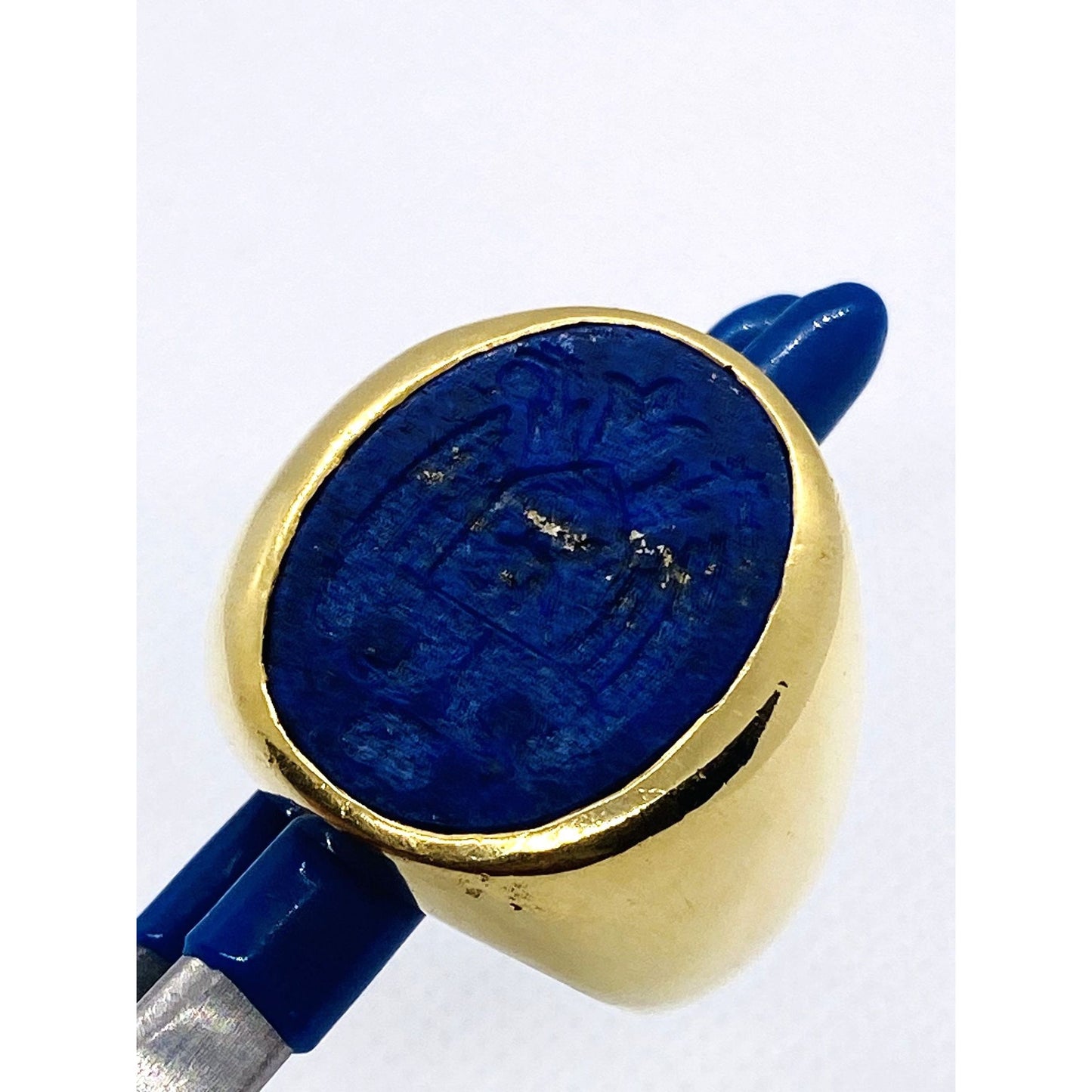 Tiffany & Co 18k 750 Lapis Lazuli Carved Coat of Arms Seal Ring RARE