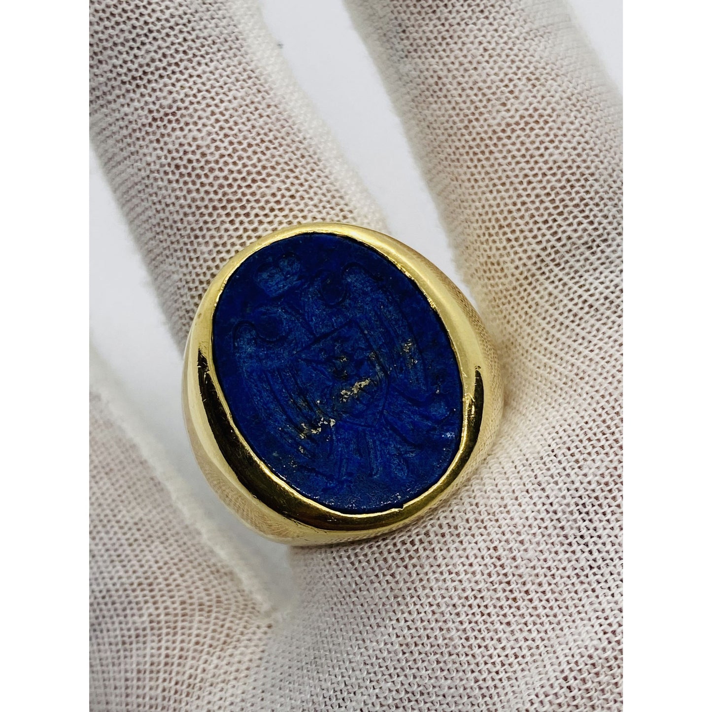 Tiffany & Co 18k 750 Lapis Lazuli Carved Coat of Arms Seal Ring RARE