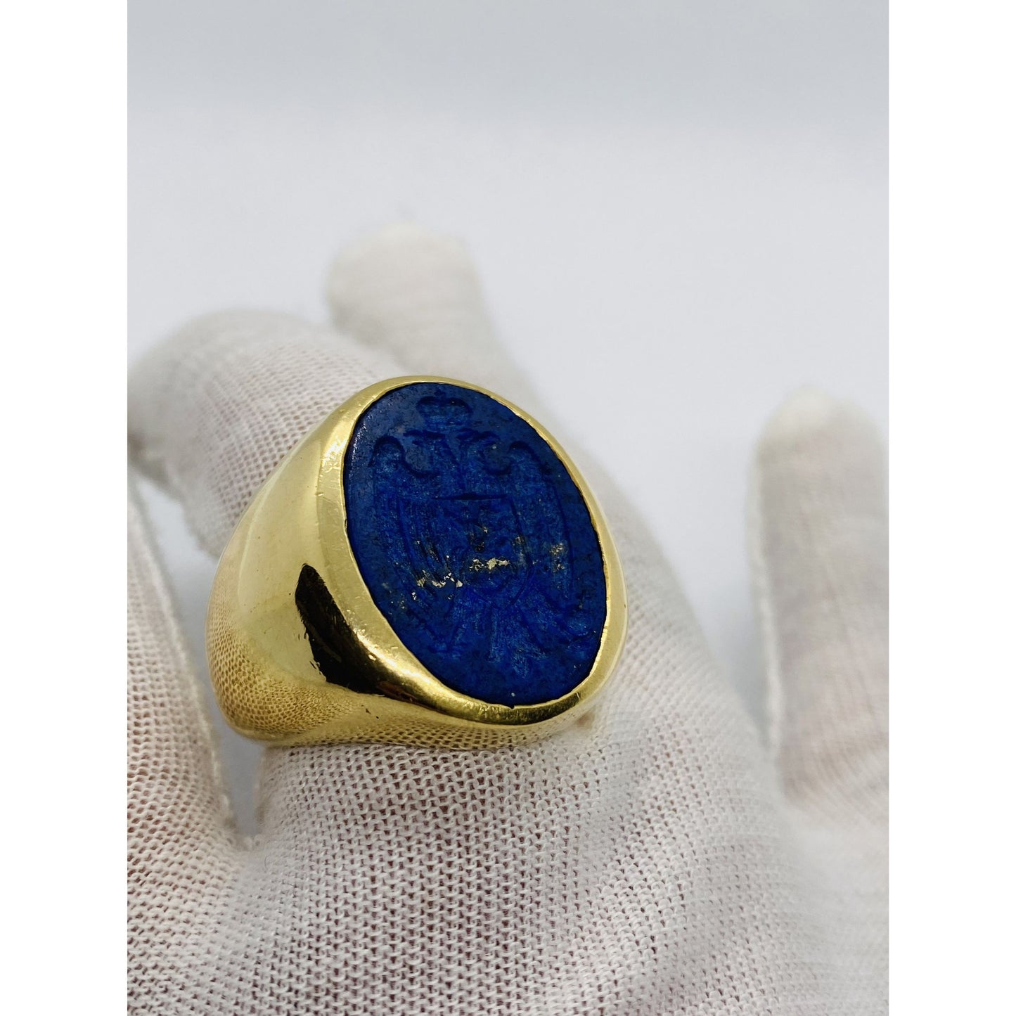 Tiffany & Co 18k 750 Lapis Lazuli Carved Coat of Arms Seal Ring RARE