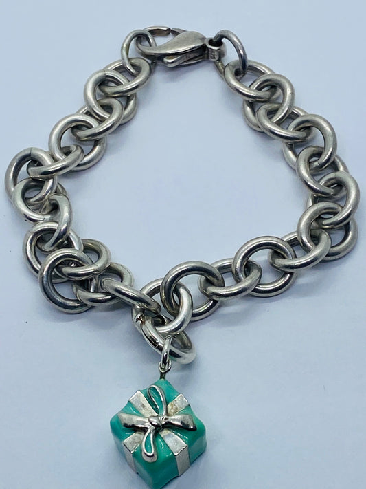 TIFFANY & CO. STERLING SILVER BLUE ENAMEL GIFT BOX CHARM BRACELET PRESENT 7.75”
