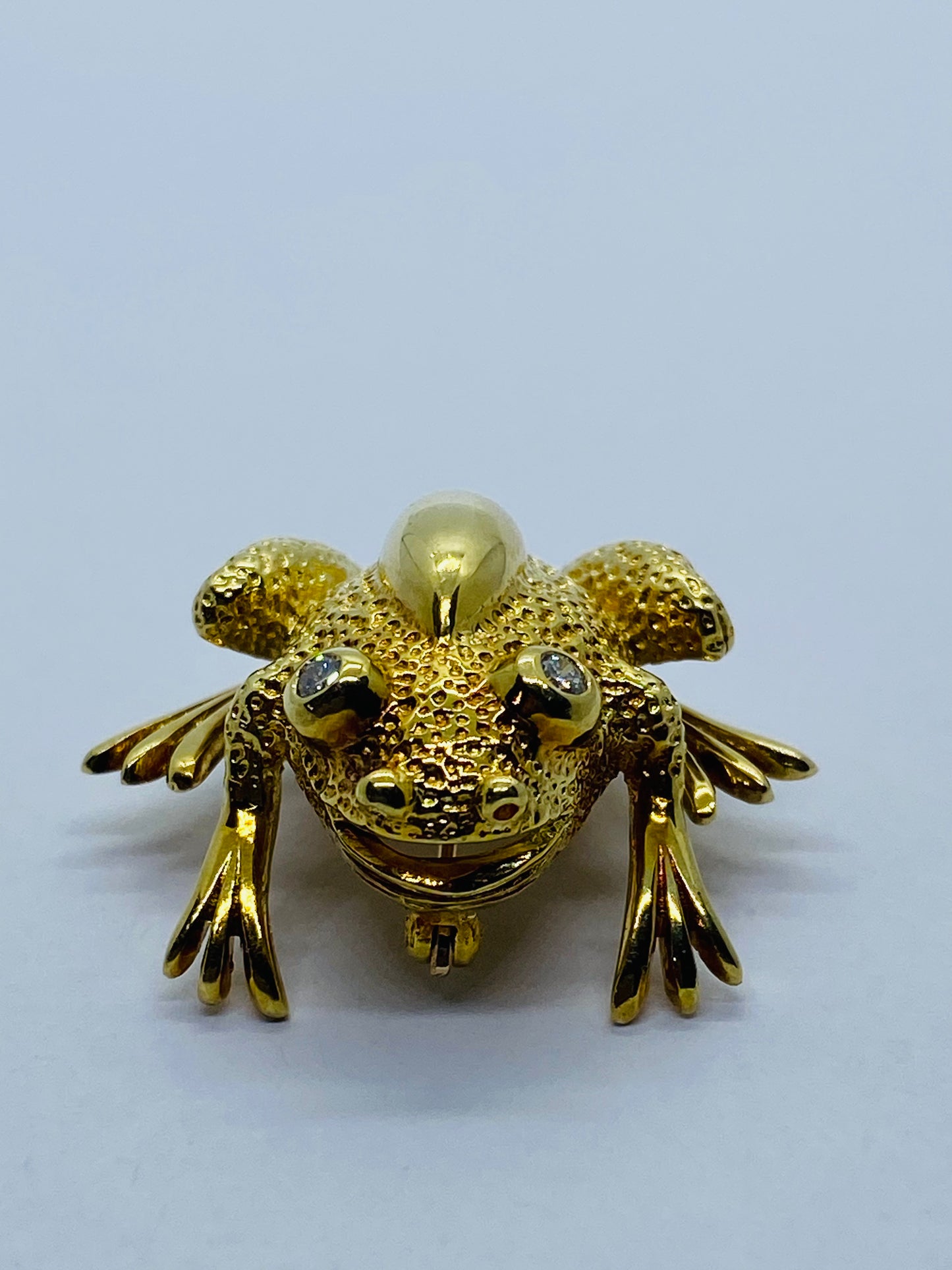 Tiffany & Co. 18K Frog Brooch/Pin Diamond Eyes Large 30x25MM Heavy Box Pouch