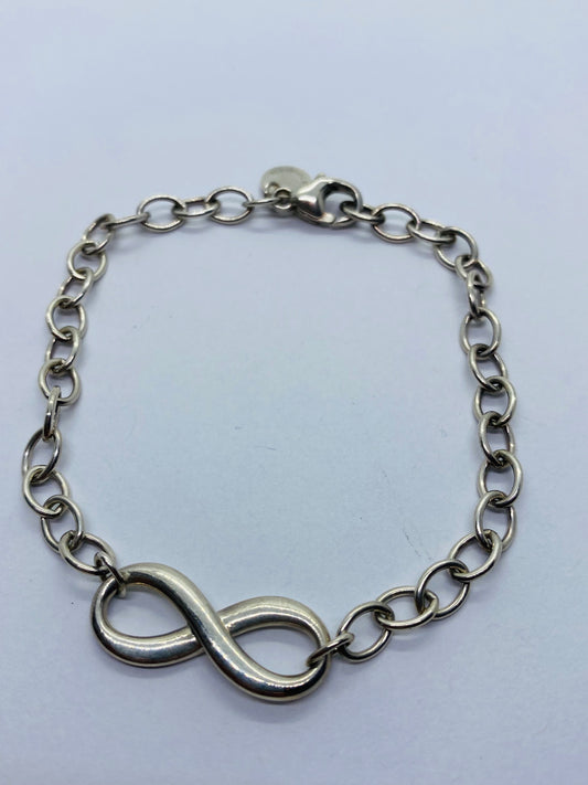 Tiffany & Co. 925 Silver Infinity Oval Link 7” Bracelet