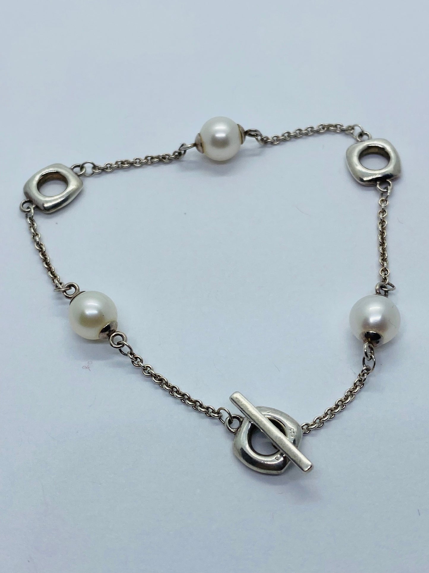 Tiffany & Co Sterling Silver 7mm Cultured Pearls Cushion 7" Toggle Bracelet