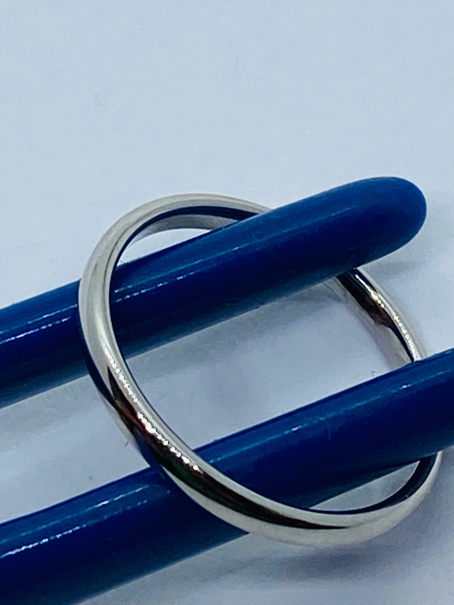 Tiffany & Co. Platinum 1999 2mm Band Size 6.5  2.5 Grams Pouch PT950