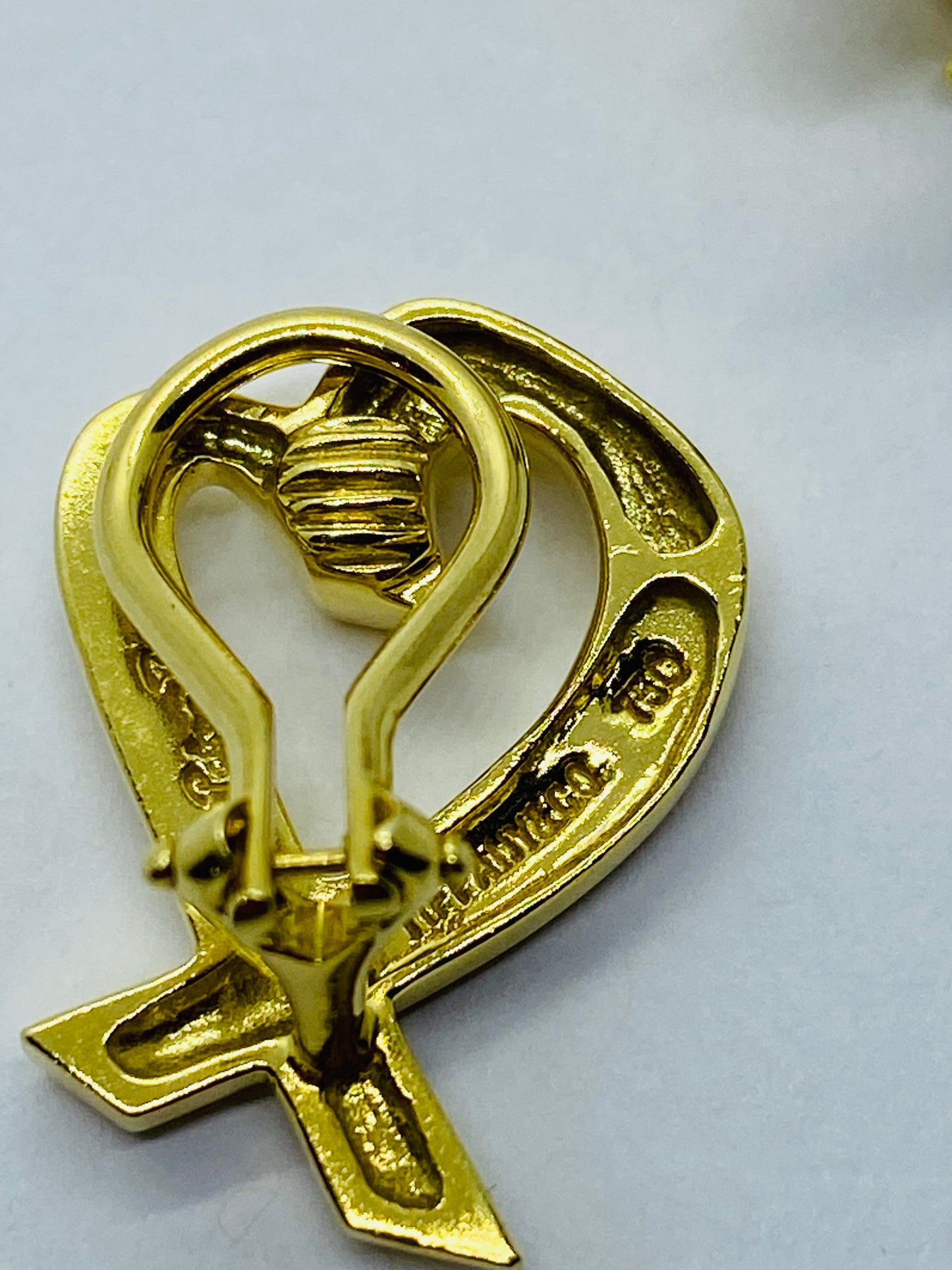 TIFFANY & Co. 18K Gold Paloma Picasso Clip-on Loving Heart Earrings Large