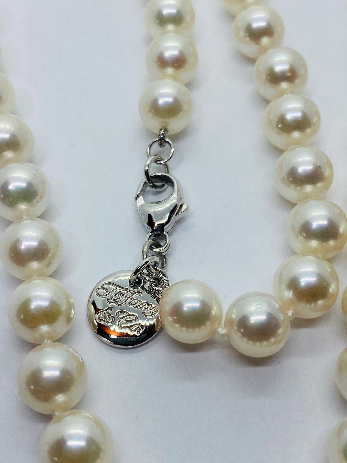 $2750 PEARL NECKLACE TIFFANY & CO STAMP IN WHITE GOLD 18K  17” 7-7.5MM PEARLS