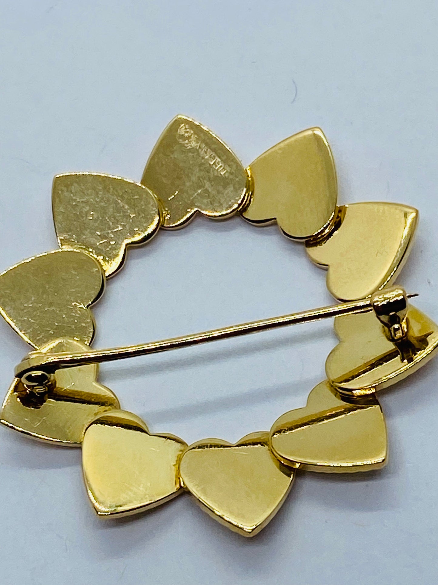 Authintic Vintage Tiffany & Co 14k Wreath of Hearts Pin