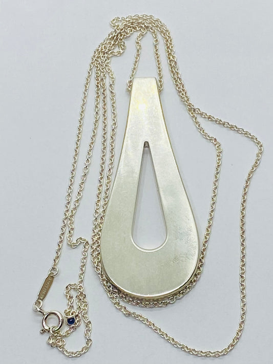 Tiffany & Co. Out of Retirement Large Loop Pendant Sterling Silver 28-30" chain