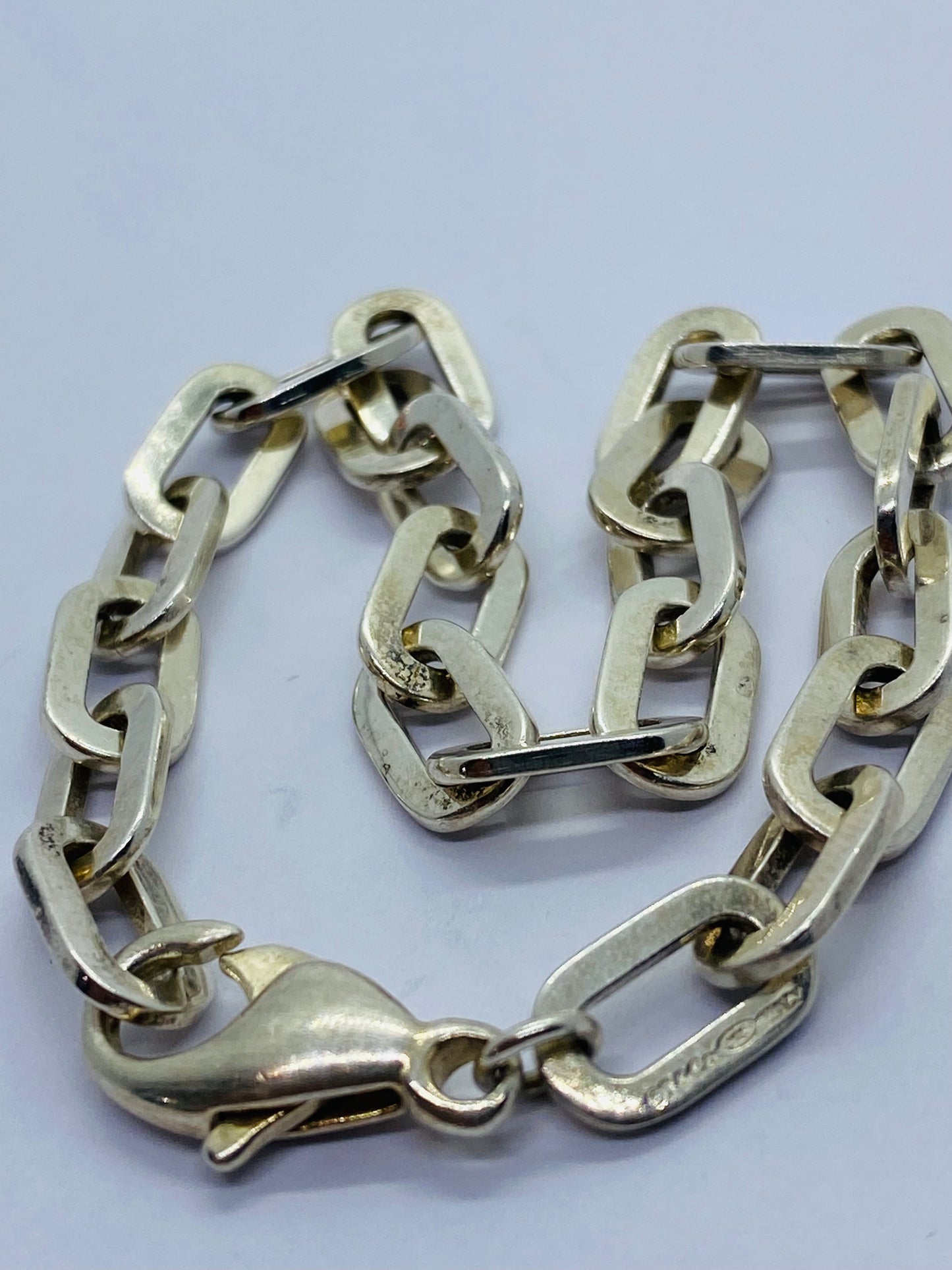 Tiffany & Co. Tiffany Ellipse Link Chain Silver Bracelet 7.75 long 7mm Wide Italy