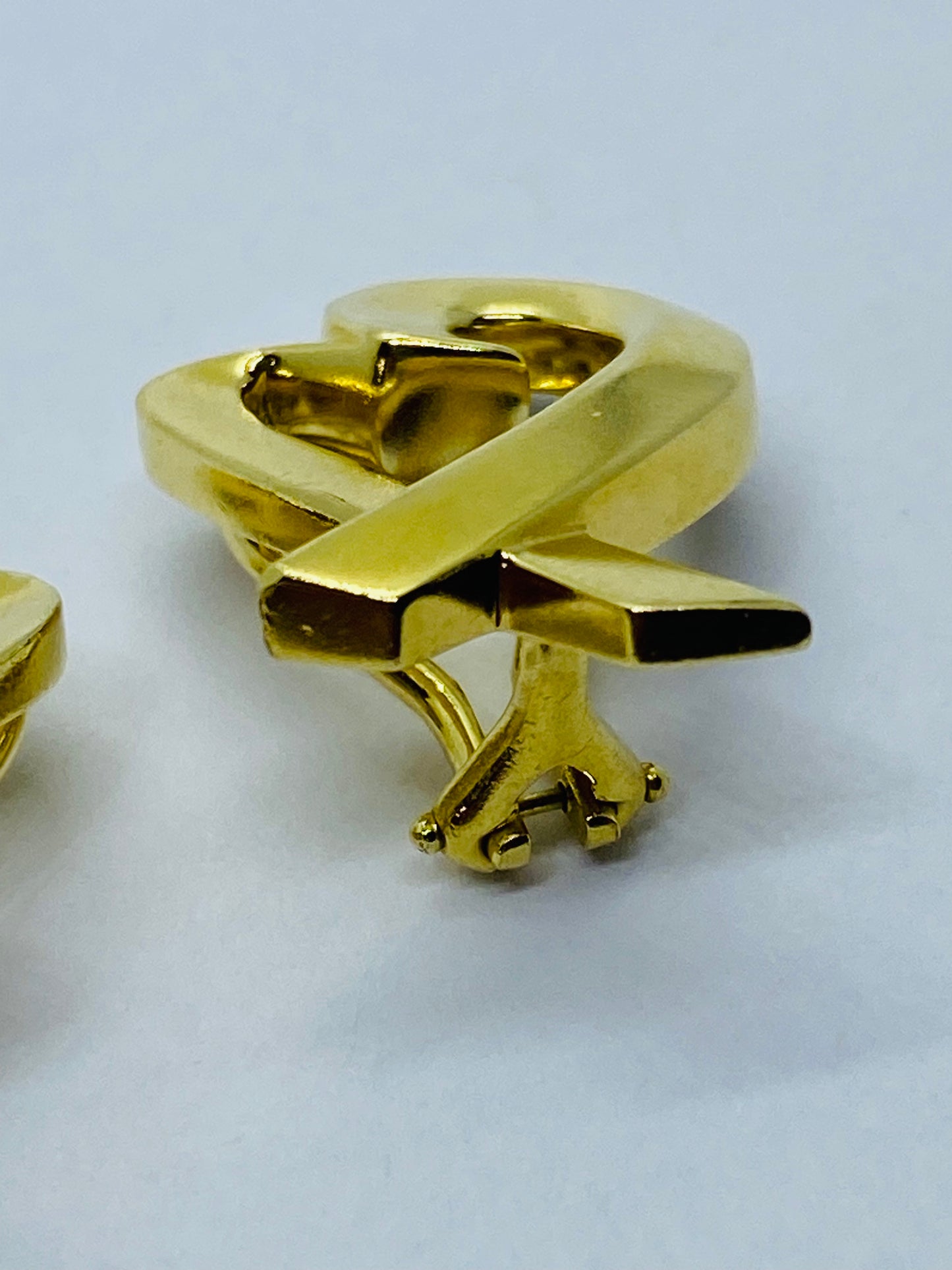TIFFANY & Co. 18K Gold Paloma Picasso Clip-on Loving Heart Earrings Large