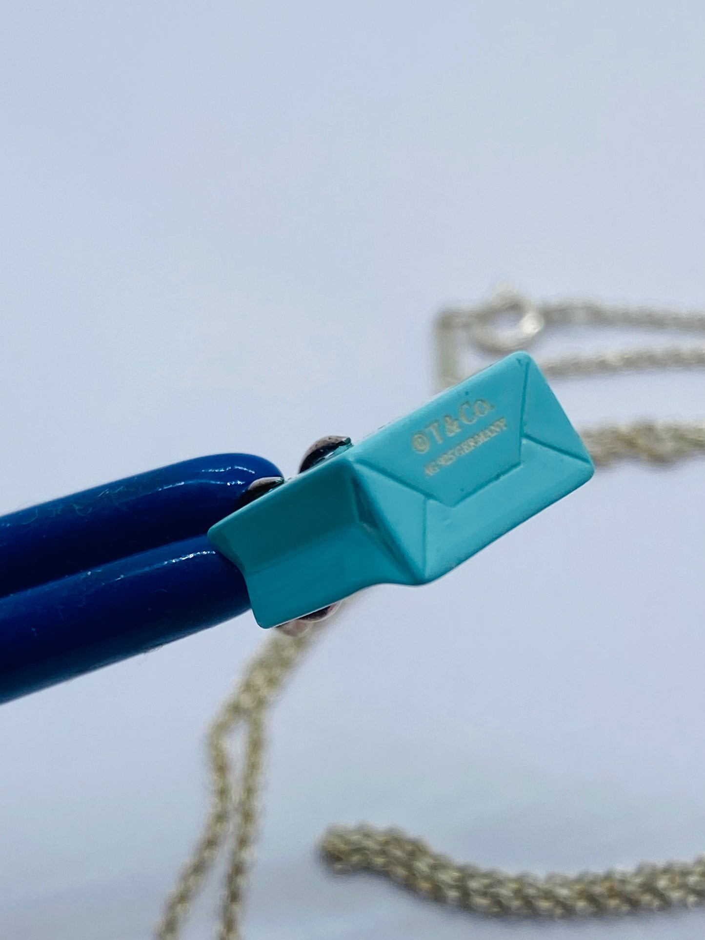 Tiffany & Co Sterling Silver Blue Enamel Shopping Bag Charm Pendant Necklace 25”