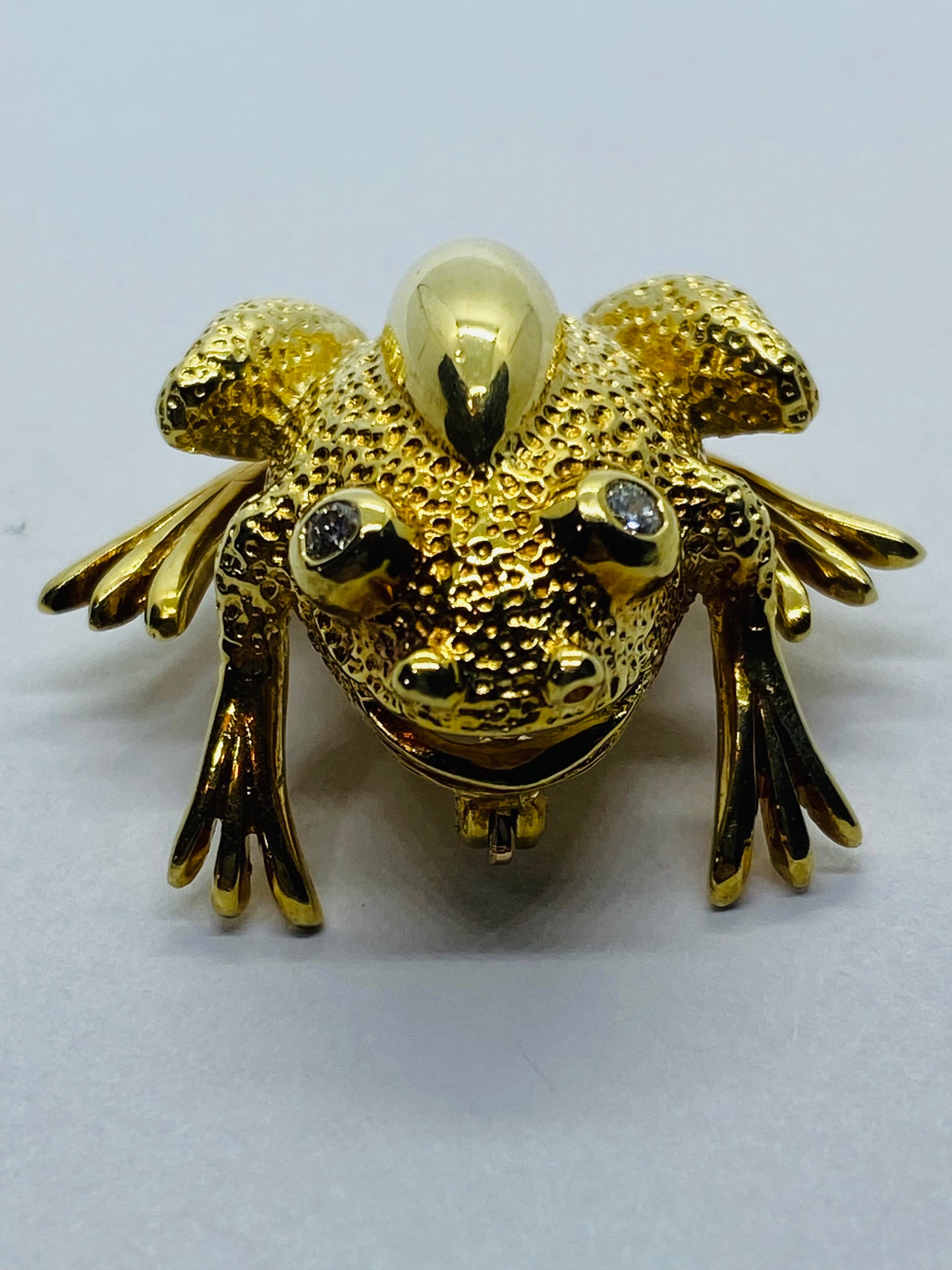 Tiffany & Co. 18K Frog Brooch/Pin Diamond Eyes Large 30x25MM Heavy Box Pouch