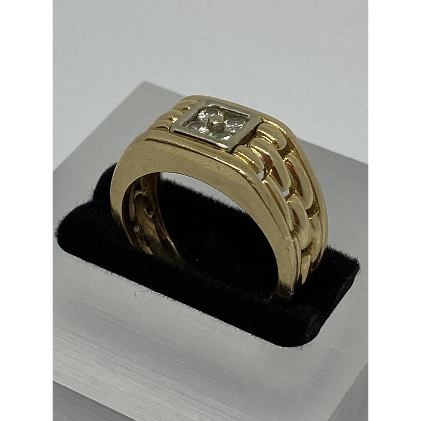 14k Yellow Gold Diamond Link Design Band Ring