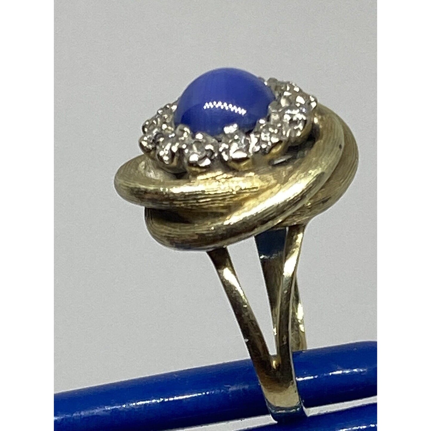 14k Yellow Gold Woman 6.8MM Star Sapphire and Diamond Ring Spiral Design